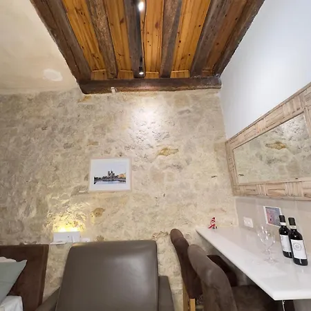 Apartment Charles V Flat Ground Floor Paris